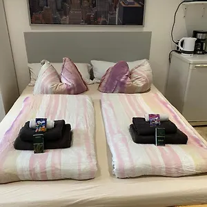 https://zimmervermietung-berlin-spandau-wilhelmstadt.find-berlin-hotels.com